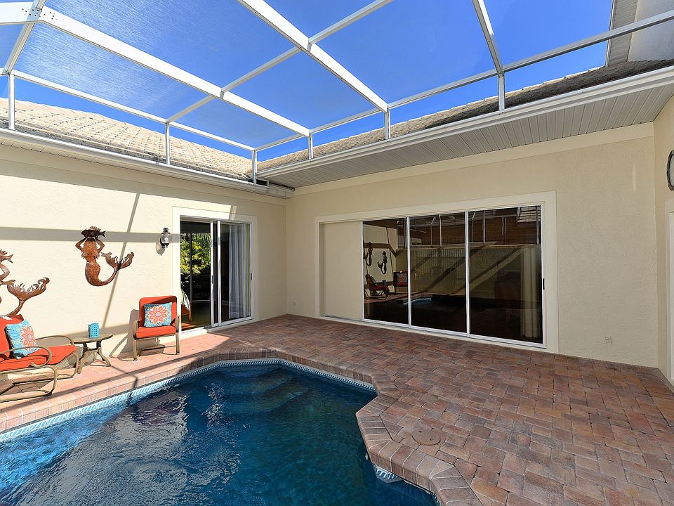 Courtyard Pool