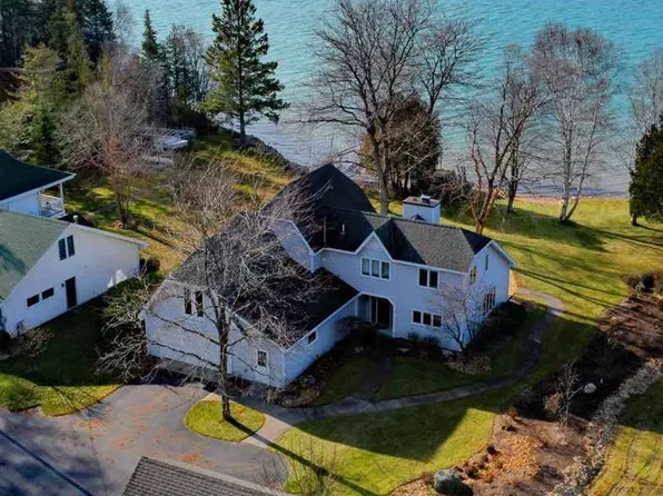 4367 Charlevoix Rd, Petoskey, MI 49770