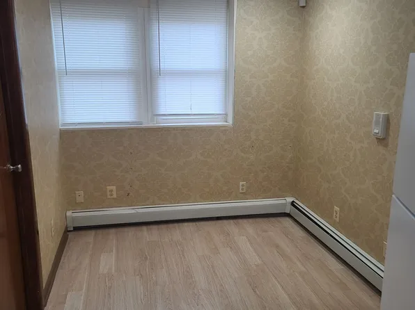 (undisclosed Address), Fresh Meadows, NY 11366