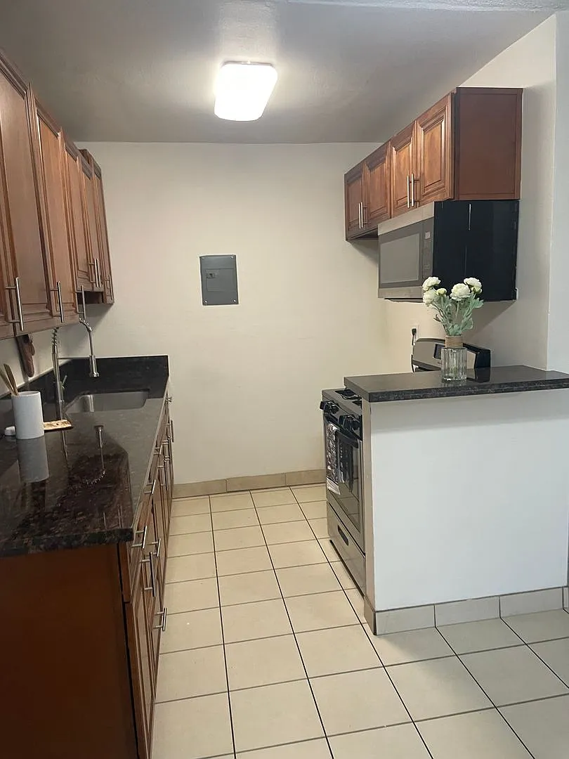 Beautiful 1 Bedroom Apartment In Anaheim-Downstairs unit — Photo 2
