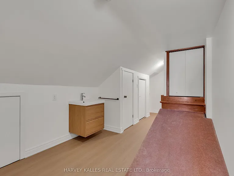 106 Florence Ave — Photo 13