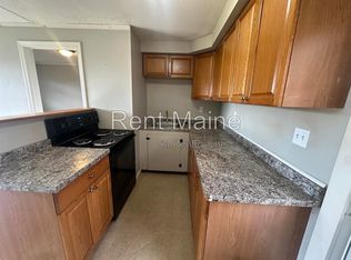 1181 Augusta Rd APT 1, Belgrade, ME 04917