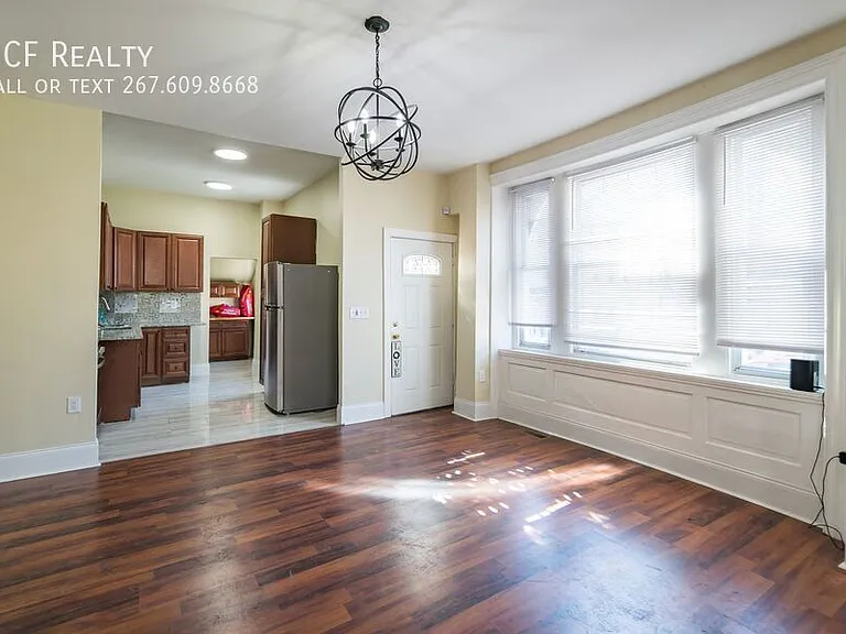 5426 W Jefferson St — Photo 4