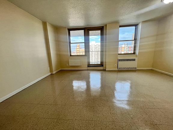 4th image of 2097 Surf Ave #1A