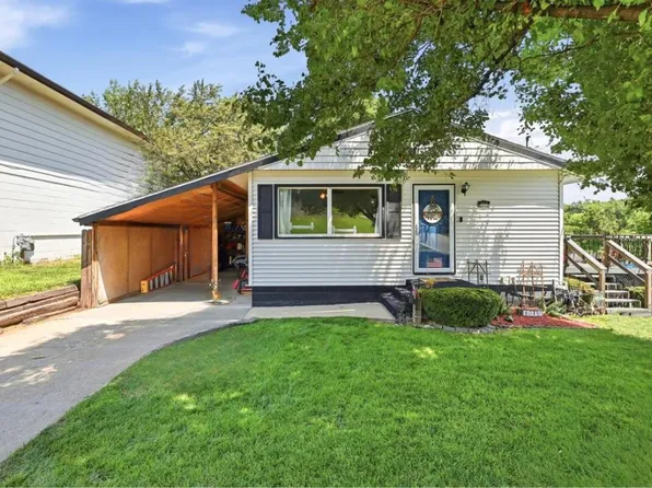 902 4th St, Glenwood, IA 51534