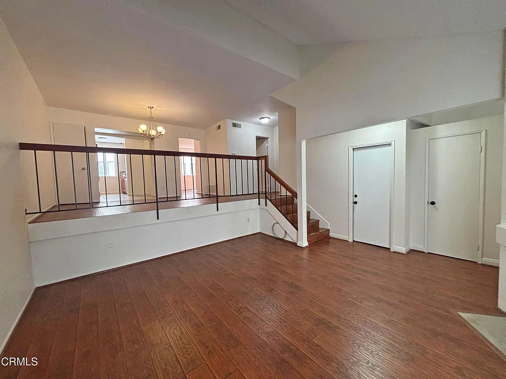 3 bed, 3.0 bath, 1382 sqft, $3,400 — Photo 4