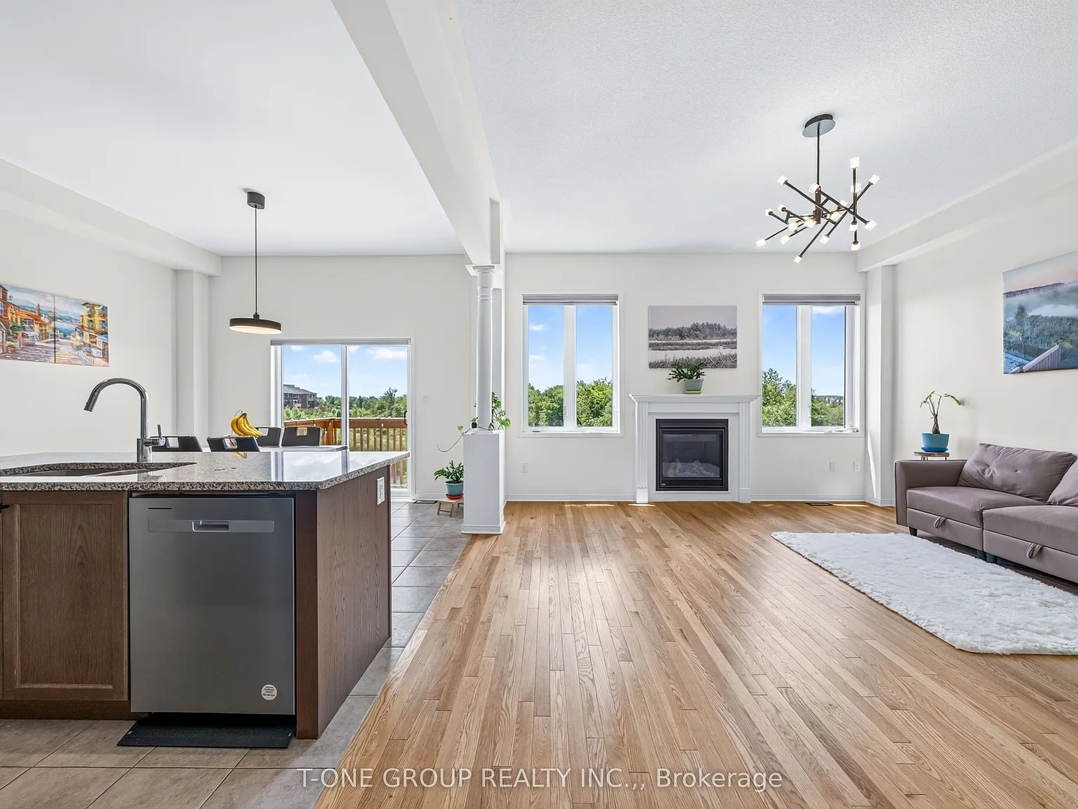 4 bed, $3,950 — Photo 1