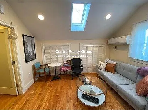 21 Chestnut Hill Ave — Photo 2