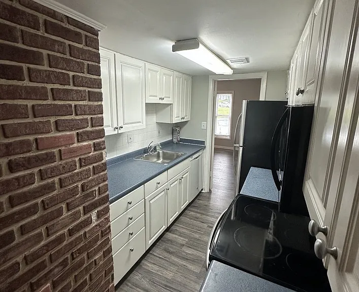 8216 Shady Spring Dr — Photo 6