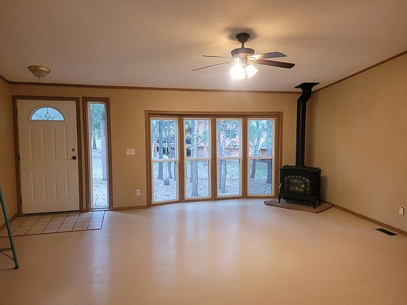 3rd image of 1305 Evergreen Heights Dr