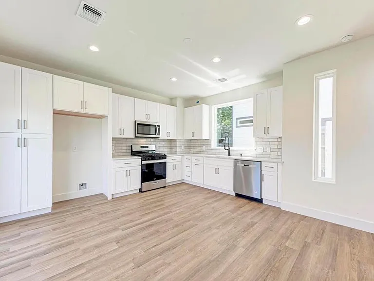 502 Tillery St #2 — Photo 4
