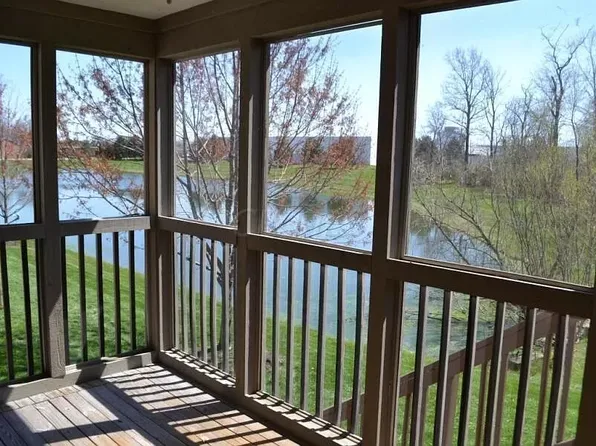 728 Spring Valley Dr, Lewis Center, OH 43035