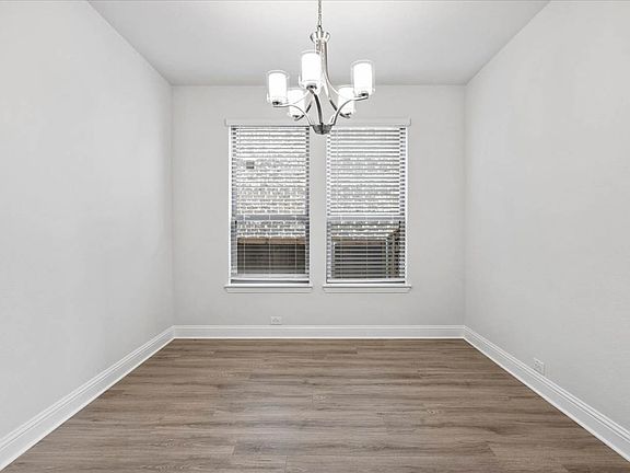 5th image of 1601 Alexander Dr