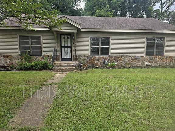 2nd image of 104 E Georgia St