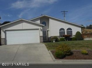 7705 Douglas Dr, Yakima, WA