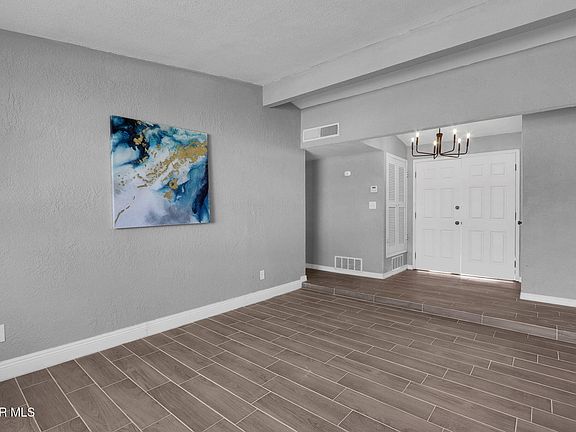 5th image of 10493 Chinaberry Dr