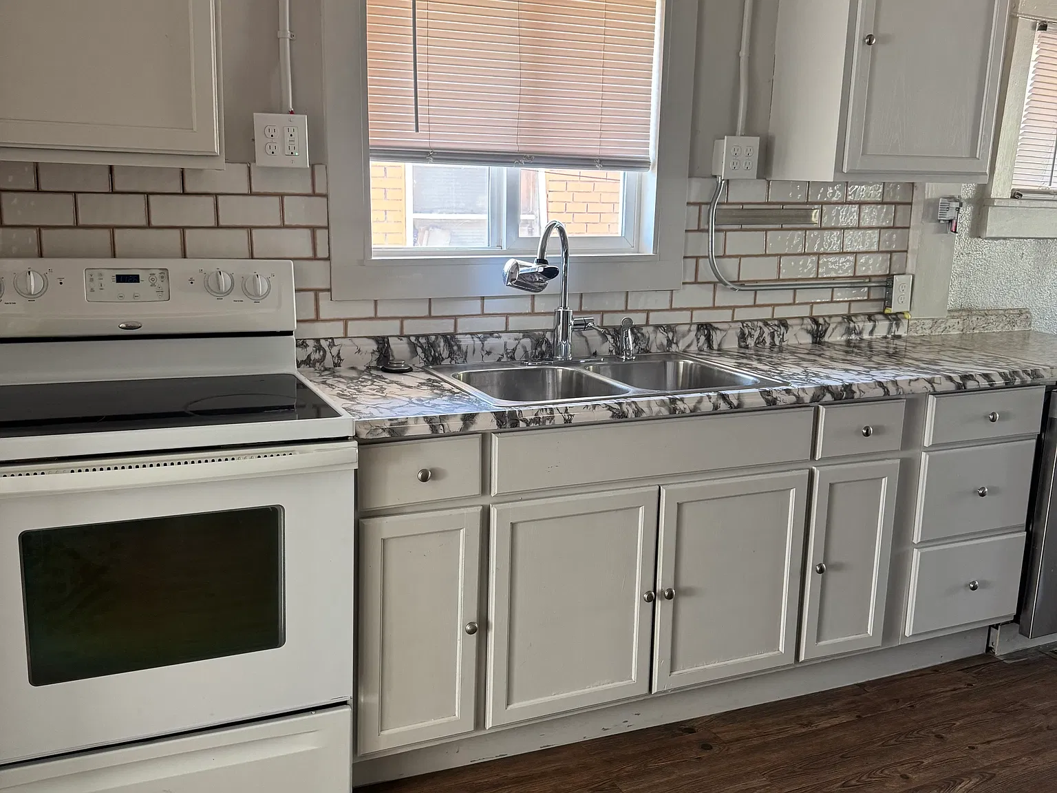 2 bed, 1200 sqft, $1,600 — Photo 3