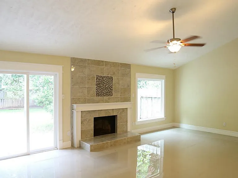 2410 Old Fort Rd — Photo 4