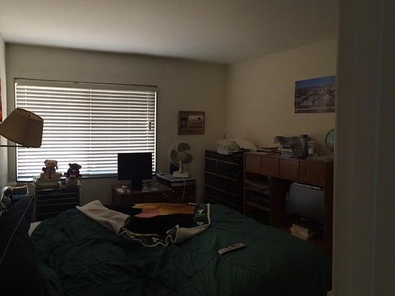 3rd image of 228 Ellingbrook Dr
