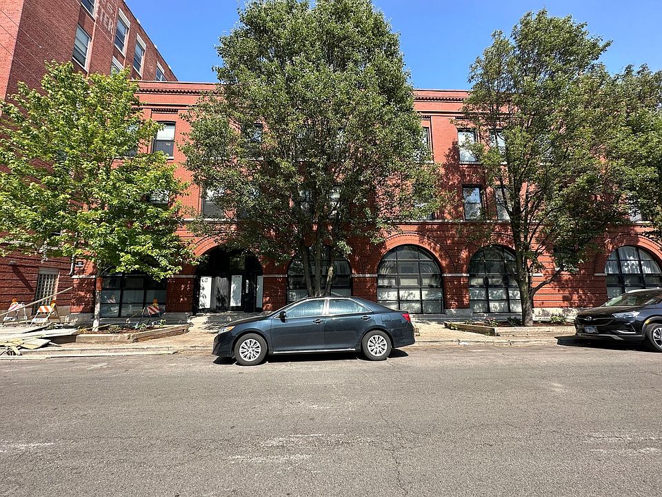 1st image of 1707 N Paulina St APT 204