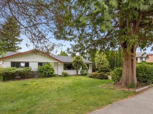 6539 Napier St, Burnaby, BC V5B 2C2
