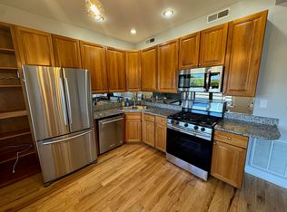 1340 W Irving Park Rd APT 3, Chicago, IL 60613