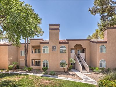 9325 W Desert Inn Rd APT 110, Las Vegas, NV, 89117