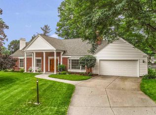 5905 N Trenton Ln, Peoria, IL