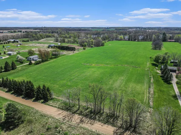 Bonanza Rd, Lake Odessa, MI 48849