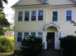 12 Hackett Cir S, Stamford, CT 06906
