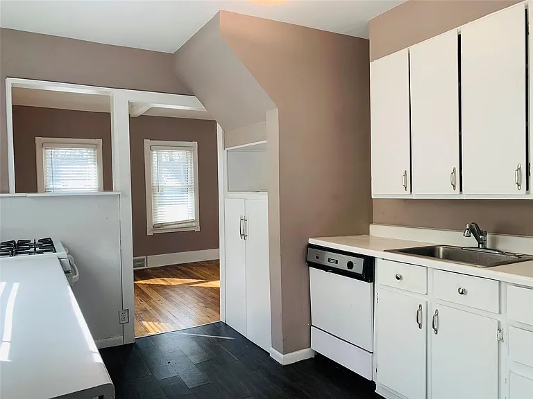 510 Stratford Rd — Photo 14