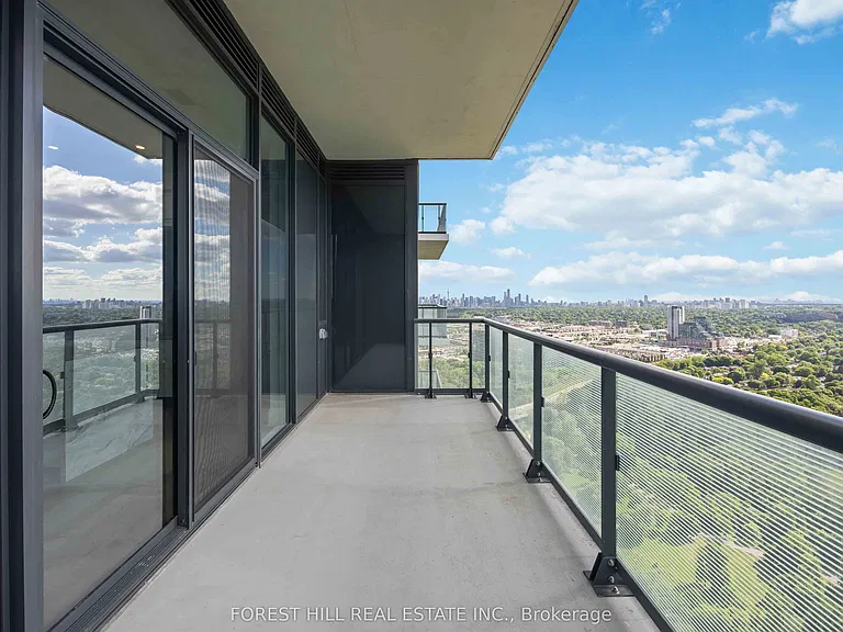 10 Inn On The Park Dr #Penthouse 3 — Photo 25