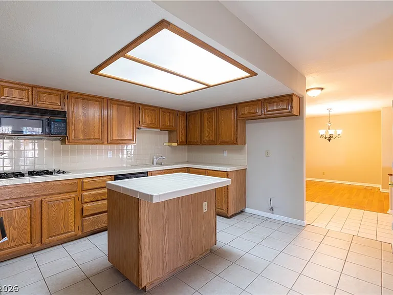 2761 Laguna Shores Ln — Photo 12