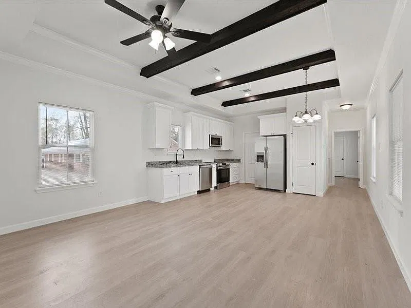 3 bed, 2.0 bath, 1052 sqft, $1,500 — Photo 4