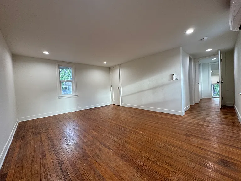 Main Bedroom (2nd view)