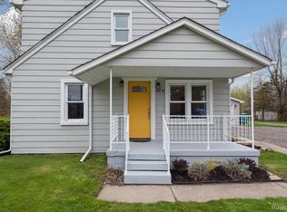 30014 W Huron River Dr, Flat Rock, MI 48134