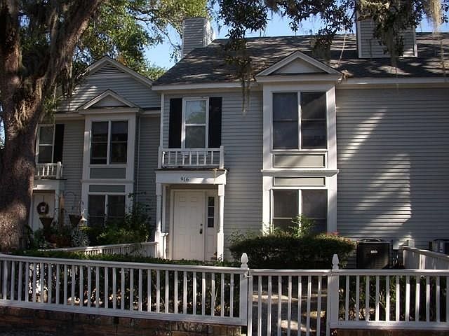1st image of 916 Newcastle St #916