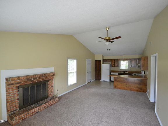 3rd image of 135/133 Windsor Court