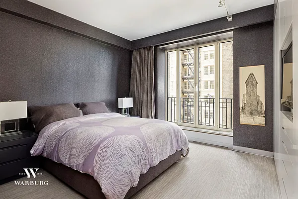 Sold by Warburg | media 23