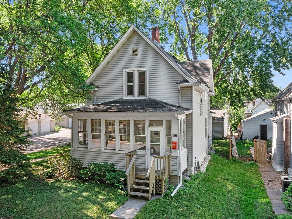 1st image of 922 Armstrong Ave