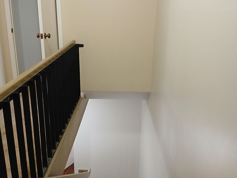 2nd image of 2231 Price St