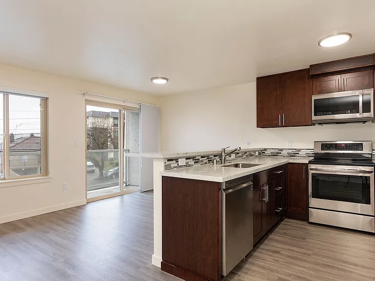 The Dexter - Located on Dexter Ave is steps from the Fremont Bridge — Photo 2