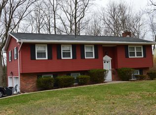 31 Farmhouse Rd, Mountain Top, PA 18707