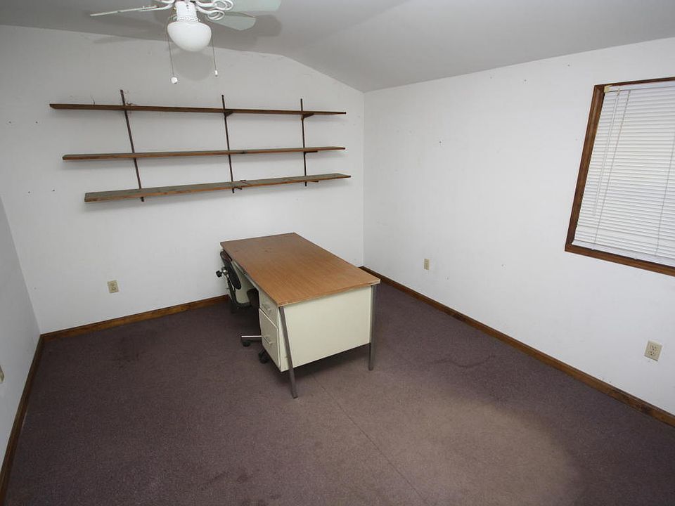 2nd image of 515 S Main St