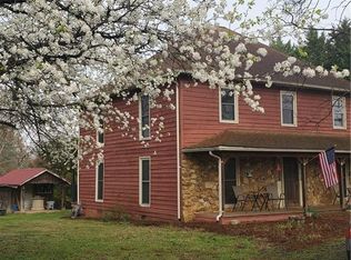 412 Dogwood Dr, Hickory, NC 28601