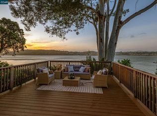 366 Winslow St #1/2, Crockett, CA 94525