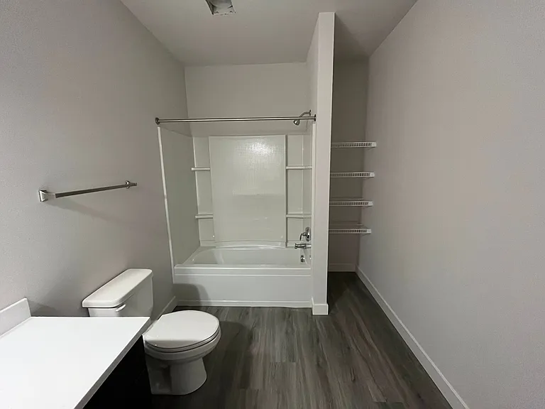 Cottage Grove Commons: Limestone — Photo 16