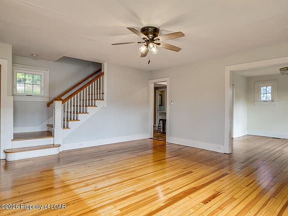 5th image of 26 Harris Hill Rd