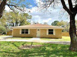 203 Dawn Ave, Friendswood, TX 77546