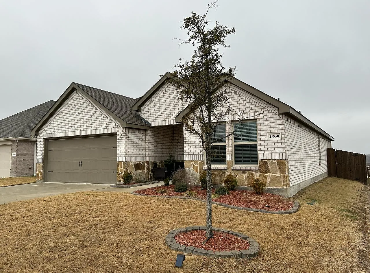 3 bed, 1643 sqft, $2,150 — Photo 4